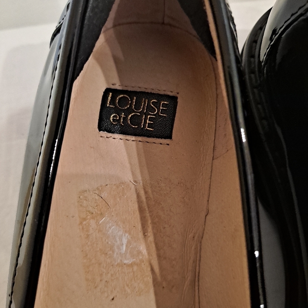 Louise et CIE Womens Black Patent Leather Gold Buckle 8M NWOT - Picture 2 of 6